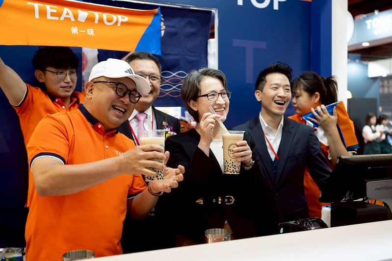 出席台北國際連鎖加盟展　副總統：政府會持續推動政策投入資源　協助臺灣品牌走向國際