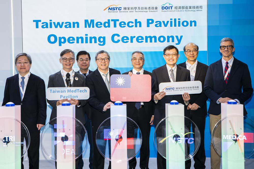 國科會與經濟部領軍「Team Taiwan」亮相MEDICA 2025 智慧醫材國家隊秀全方位實力