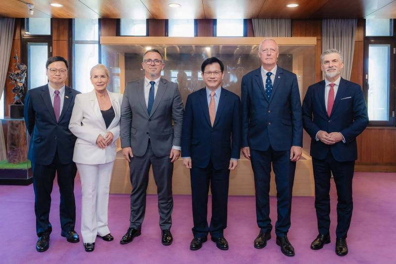 ポーランドの親台湾派議員らが訪台、林佳龍外交部長がポーランド産ブルーベリーの輸入解禁を発表