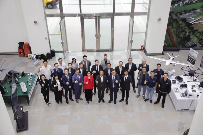 嘉義のドローン産業をチェコの前国会議員が視察、台湾・チェコの産業協力強化へ