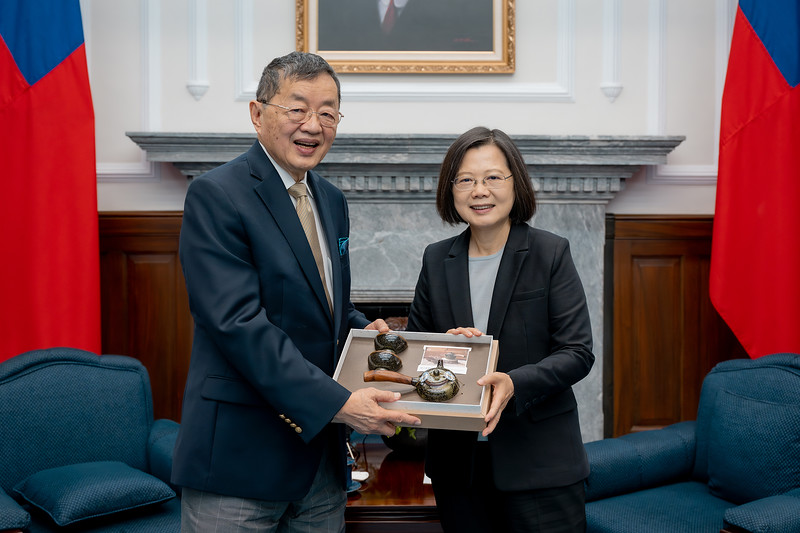 President Tsai meets delegation from US-based National Resilience
